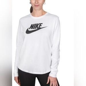 New! Women’s Nike Logo Chest Long Sleeve Shirt White 100% Cotton Size Small NWT!